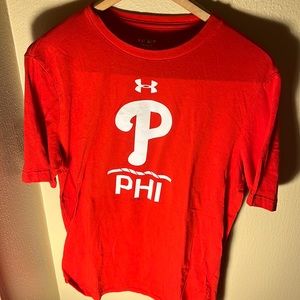 MLB Under Armour Men’s P PHI Tee Color Red Size Medium